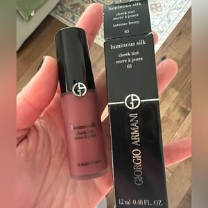 Giorgio Armani Luminous Silk Cheek Tint - intense berry